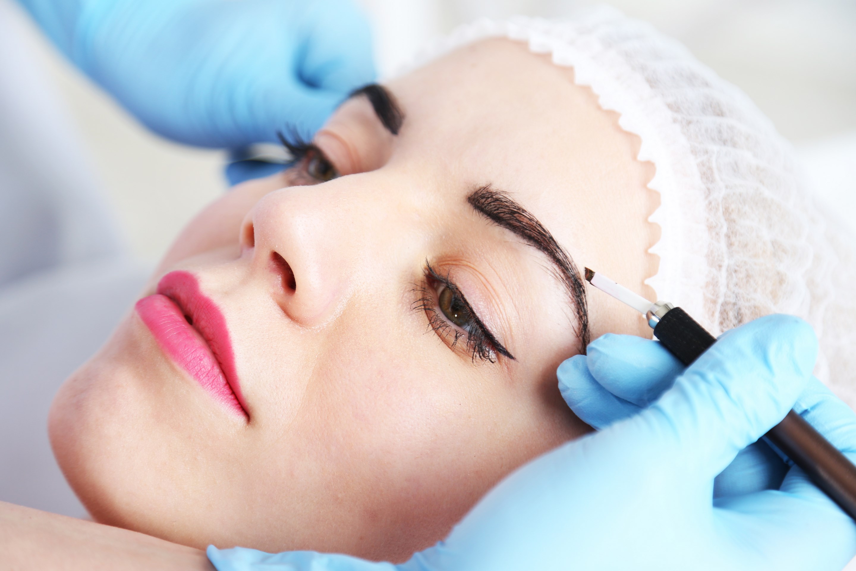Fakty i mity na temat makijażu permanentnego brwi
