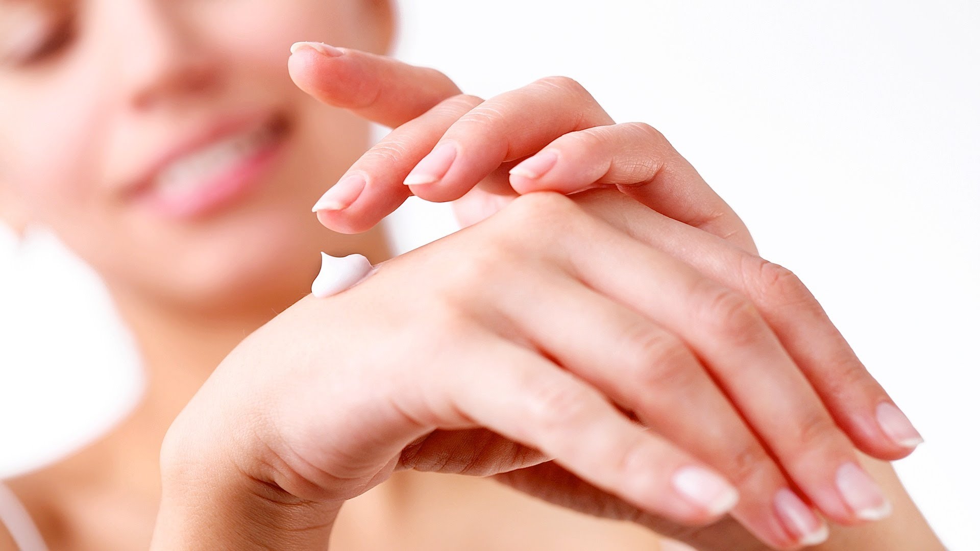 Jak dbać o skórę dłoni? Skuteczne zabiegi i profilaktyka