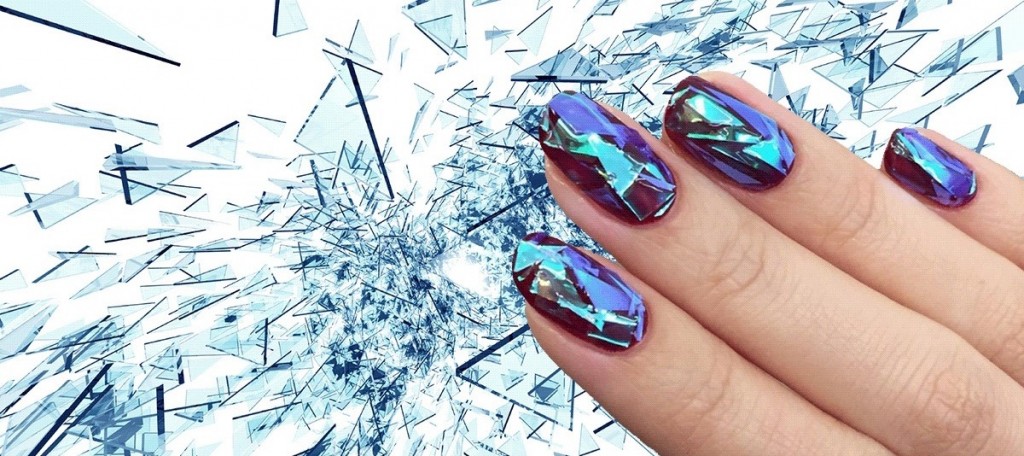 Szklany manicure – nowy sposób zdobienia paznokci