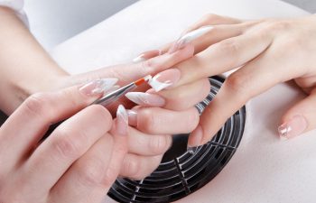 techniki przedłużania paznokci